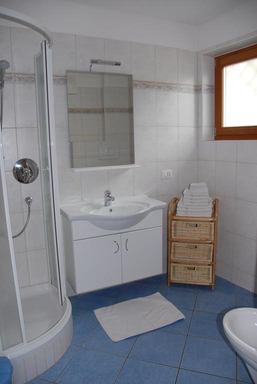 Appartement Ansitz Weissenheim à Appiano Sulla Strada Del Vino Chambre photo
